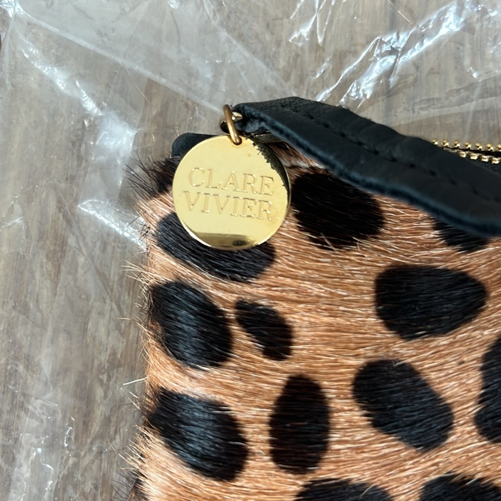 Clare Vivier fold over  leopard clutch - Picture 2 of 4